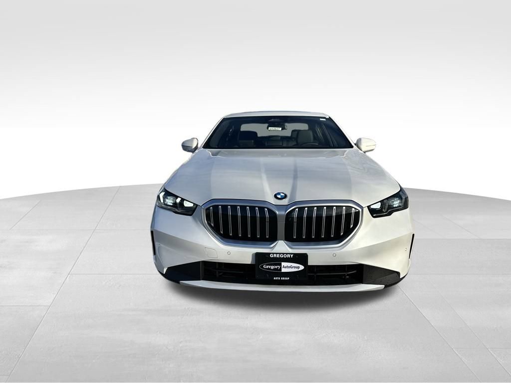 Used 2025 BMW 530i xDrive 530i xDrive w/ Premium Package image 4