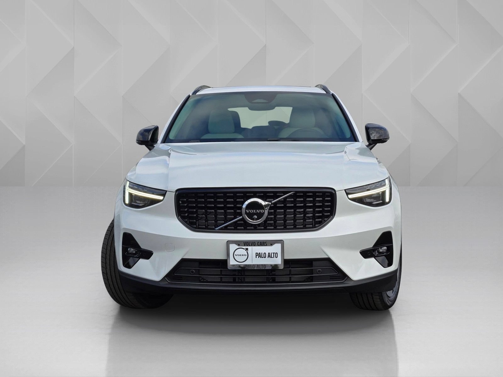 New 2026 Volvo XC40 B5 Plus w/ Protection Package Premier AWD/4WD image 2