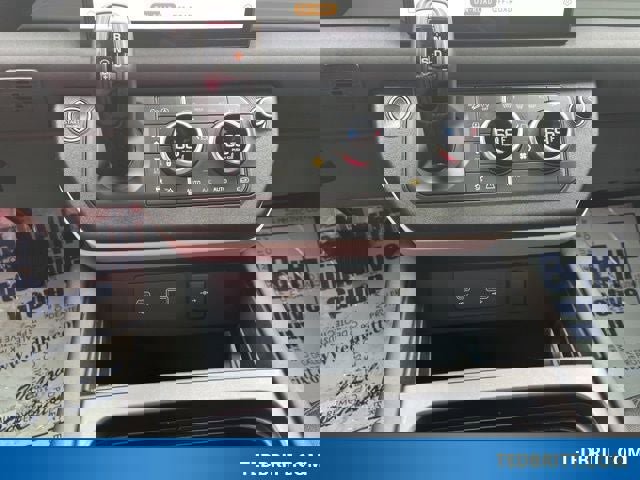 Used 2024 Land Rover Defender 110 SE image 34