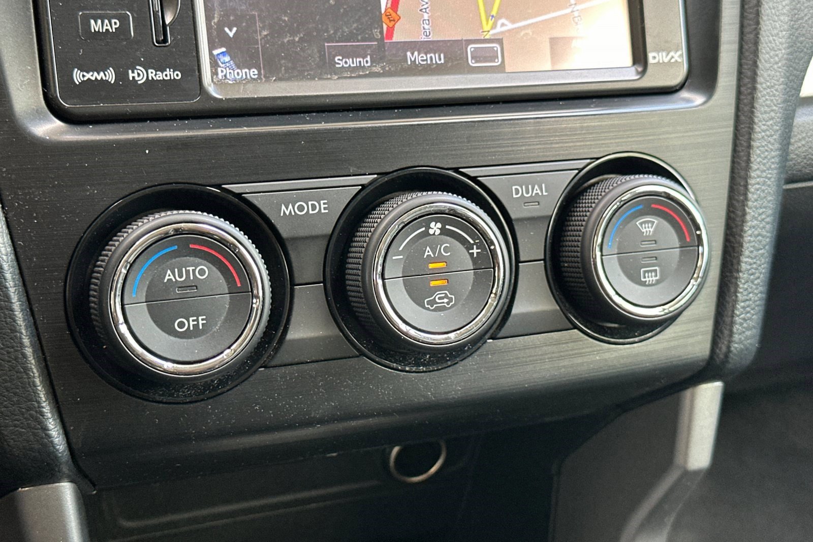 Used 2014 Subaru Forester 2.5i Touring AWD/4WD image 19