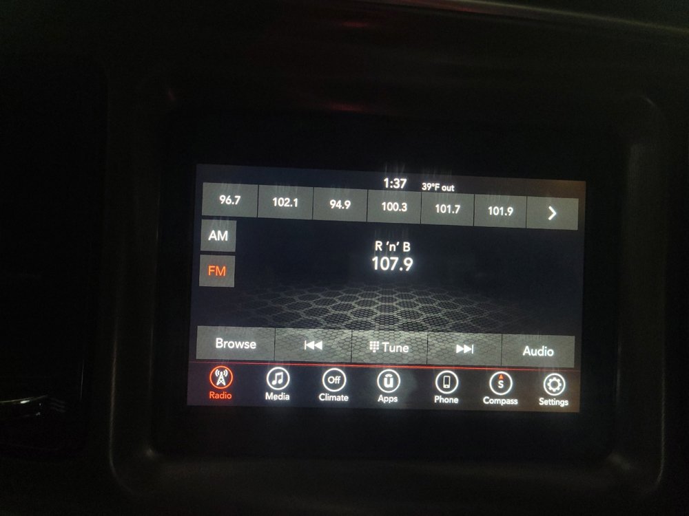 Used 2019 Dodge Challenger SXT image 25