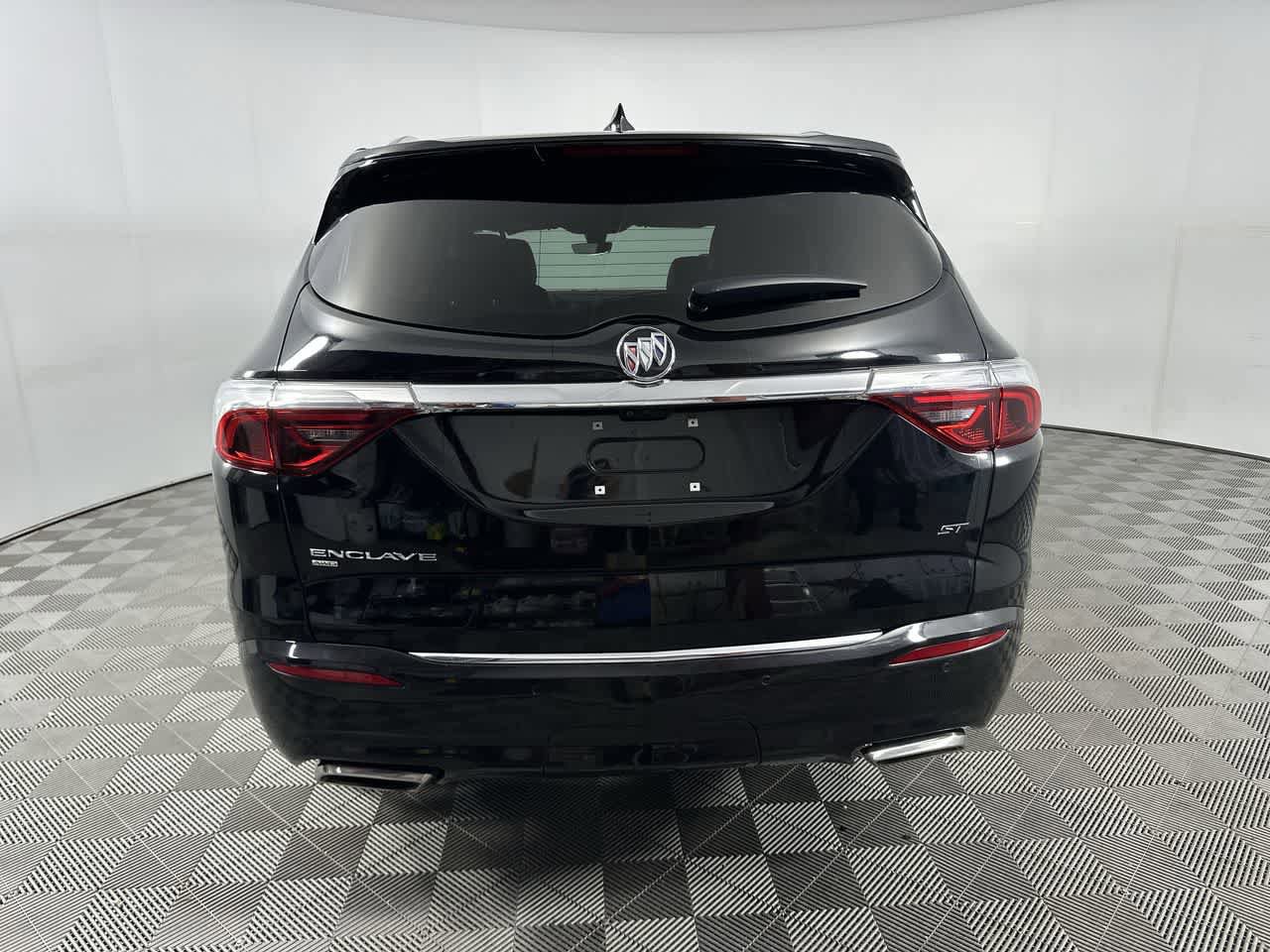 Used 2022 Buick Enclave Essence w/ Sport Touring Edition AWD/4WD image 7