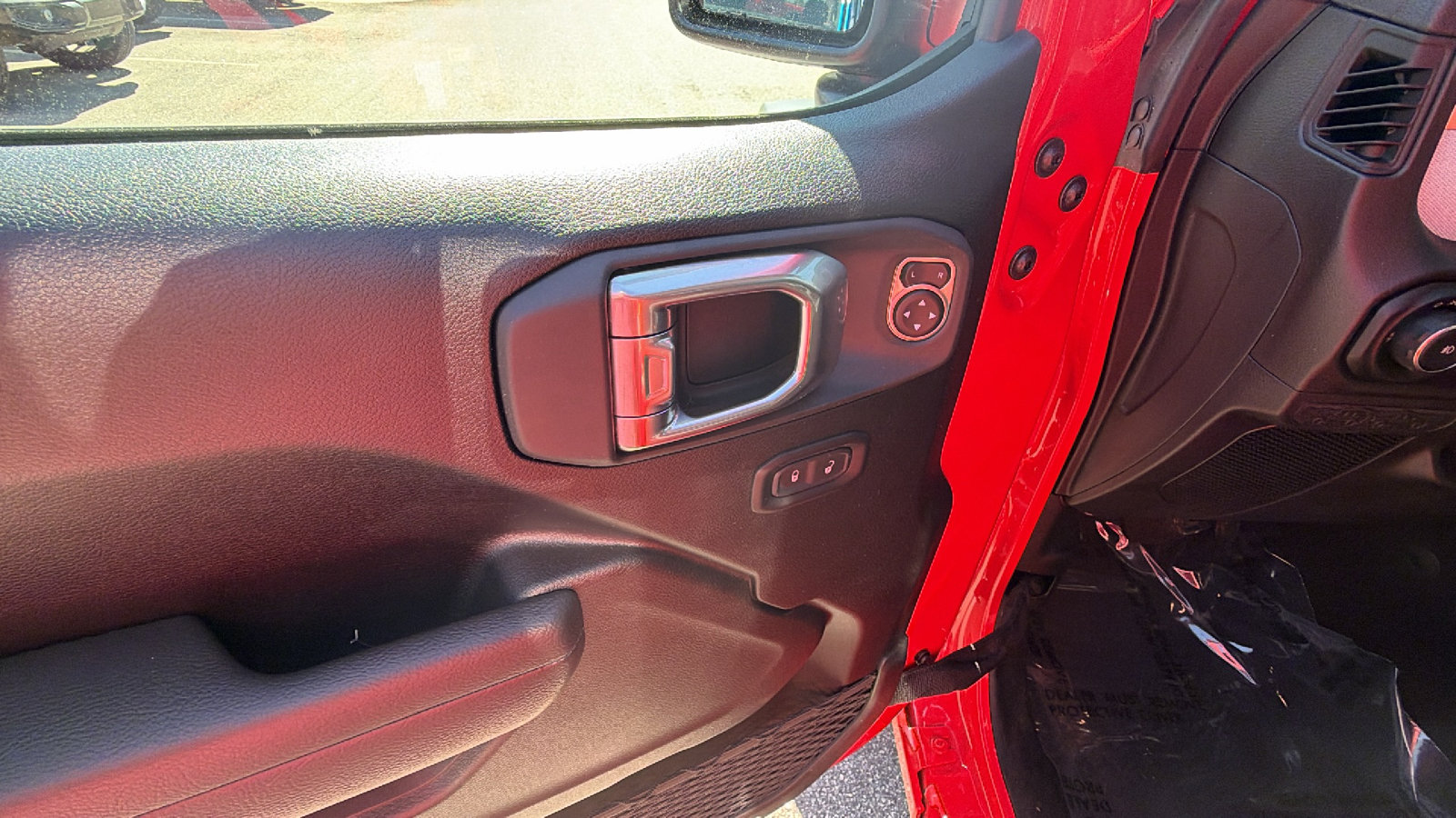 Used 2025 Jeep Wrangler Sport S image 15