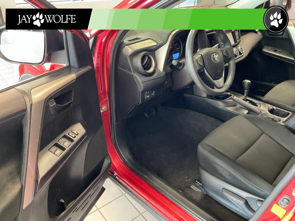 Used 2016 Toyota RAV4 LE AWD/4WD image 9