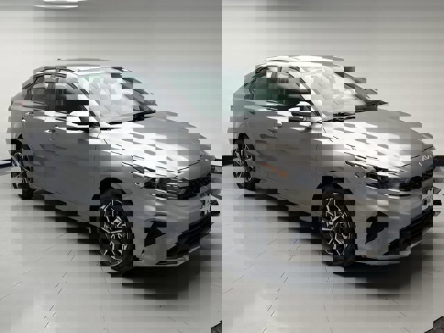 Used 2023 Kia Forte LXS image 7