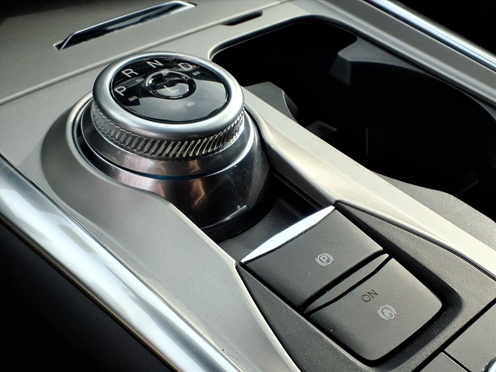 Used 2022 Ford Explorer XLT w/ Equipment Group 202A image 15