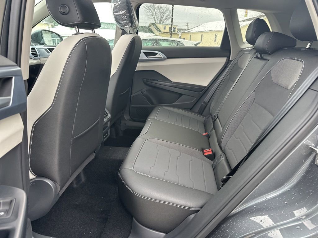 New 2026 Volkswagen Taos SE image 25