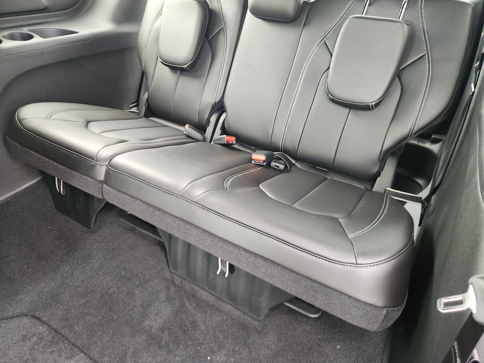 New 2027 Chrysler Pacifica Select FWD image 22