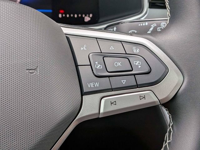 New 2026 Volkswagen Taos SE FWD image 27