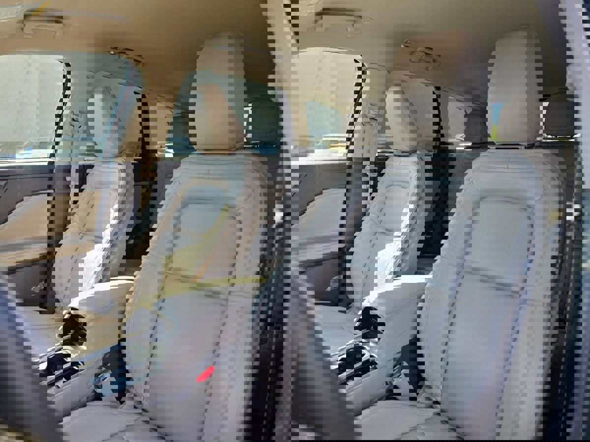 Used 2023 Lincoln Corsair FWD w/ Rear Removable Package Tray image 17