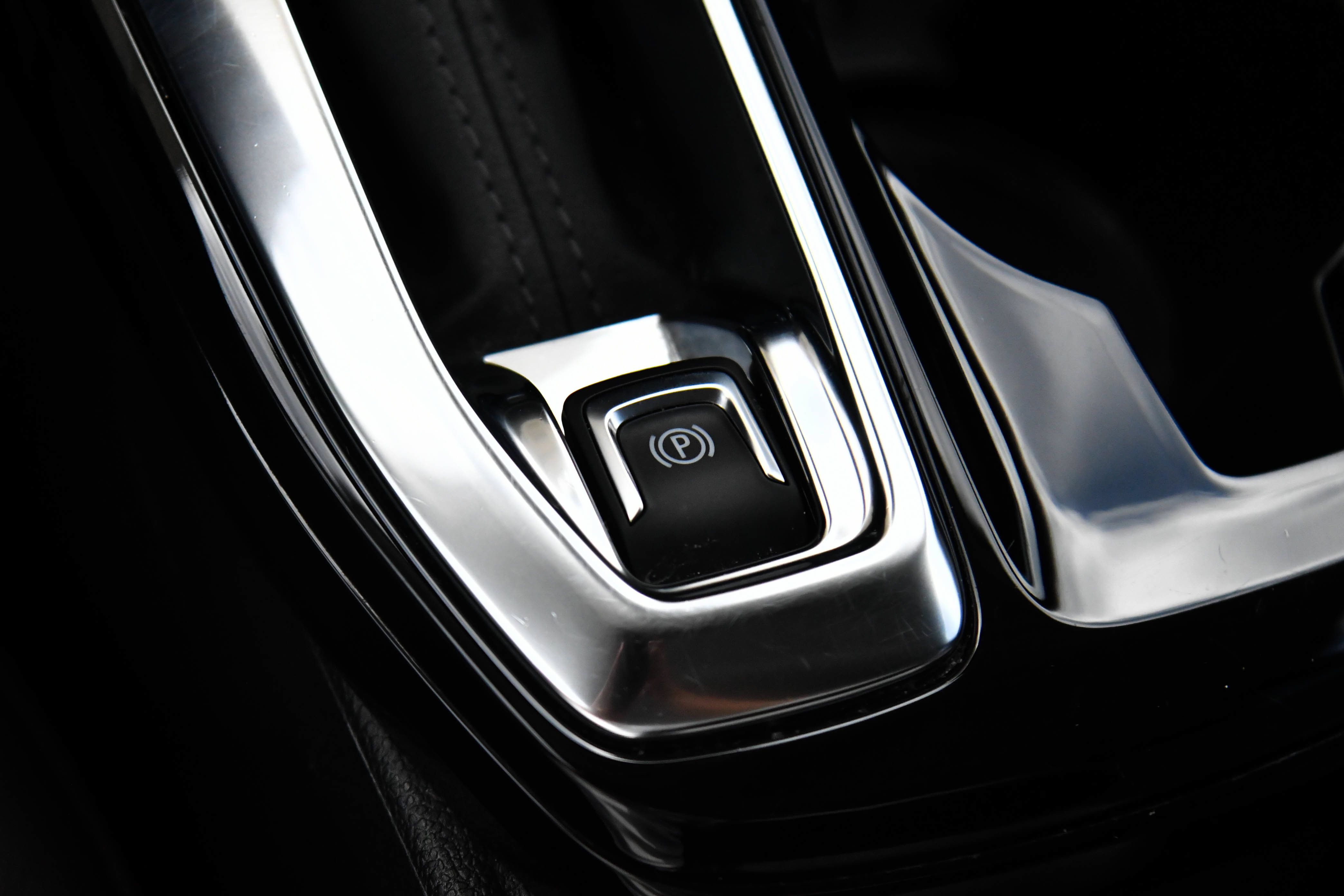 Used 2025 Chevrolet Trax LT FWD image 27
