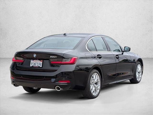 Used 2025 BMW 330i Sedan w/ M Sport Package RWD image 5