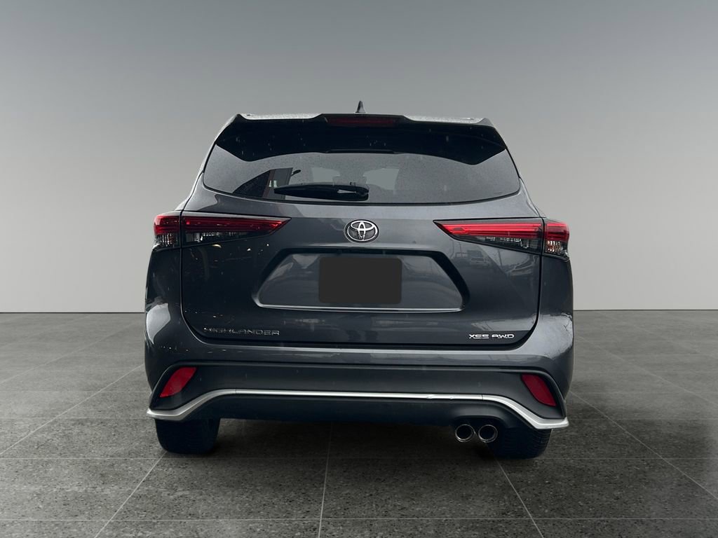 Used 2021 Toyota Highlander XSE image 6