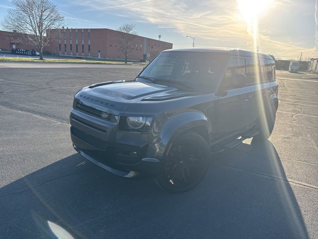Used 2023 Land Rover Defender 110 V8 image 3