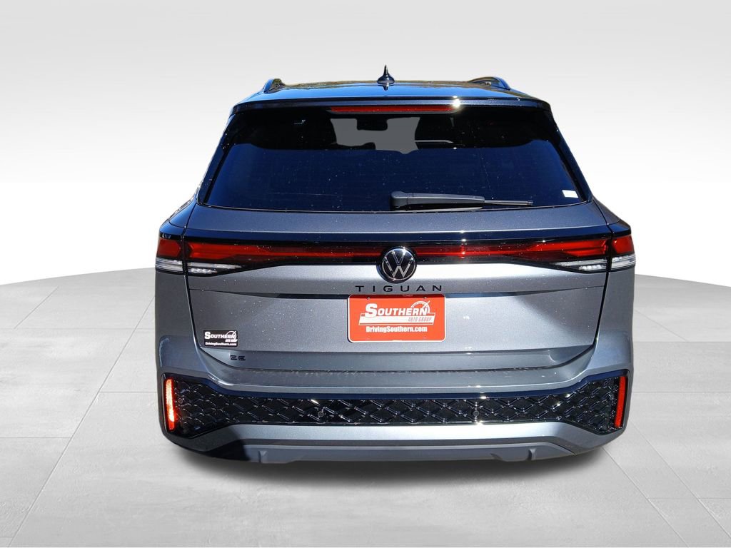New 2026 Volkswagen Tiguan SE R-Line image 4