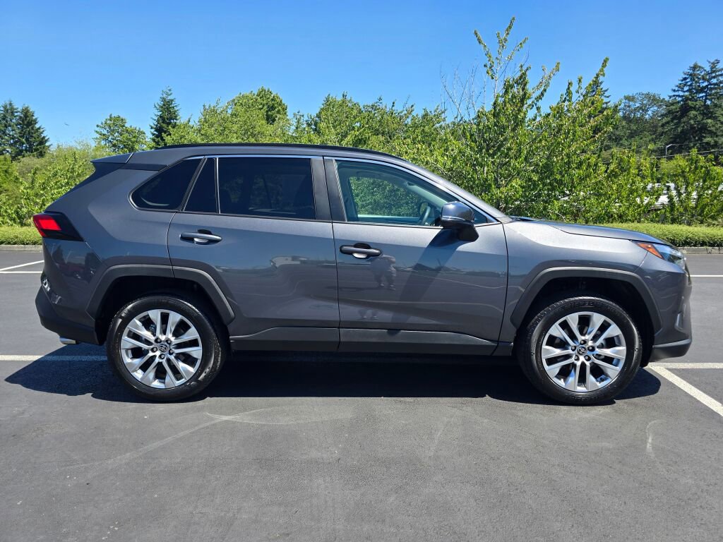 Certified 2025 Toyota RAV4 XLE Premium image 2