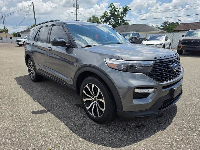 Certified 2023 Ford Explorer ST-Line AWD/4WD image 2