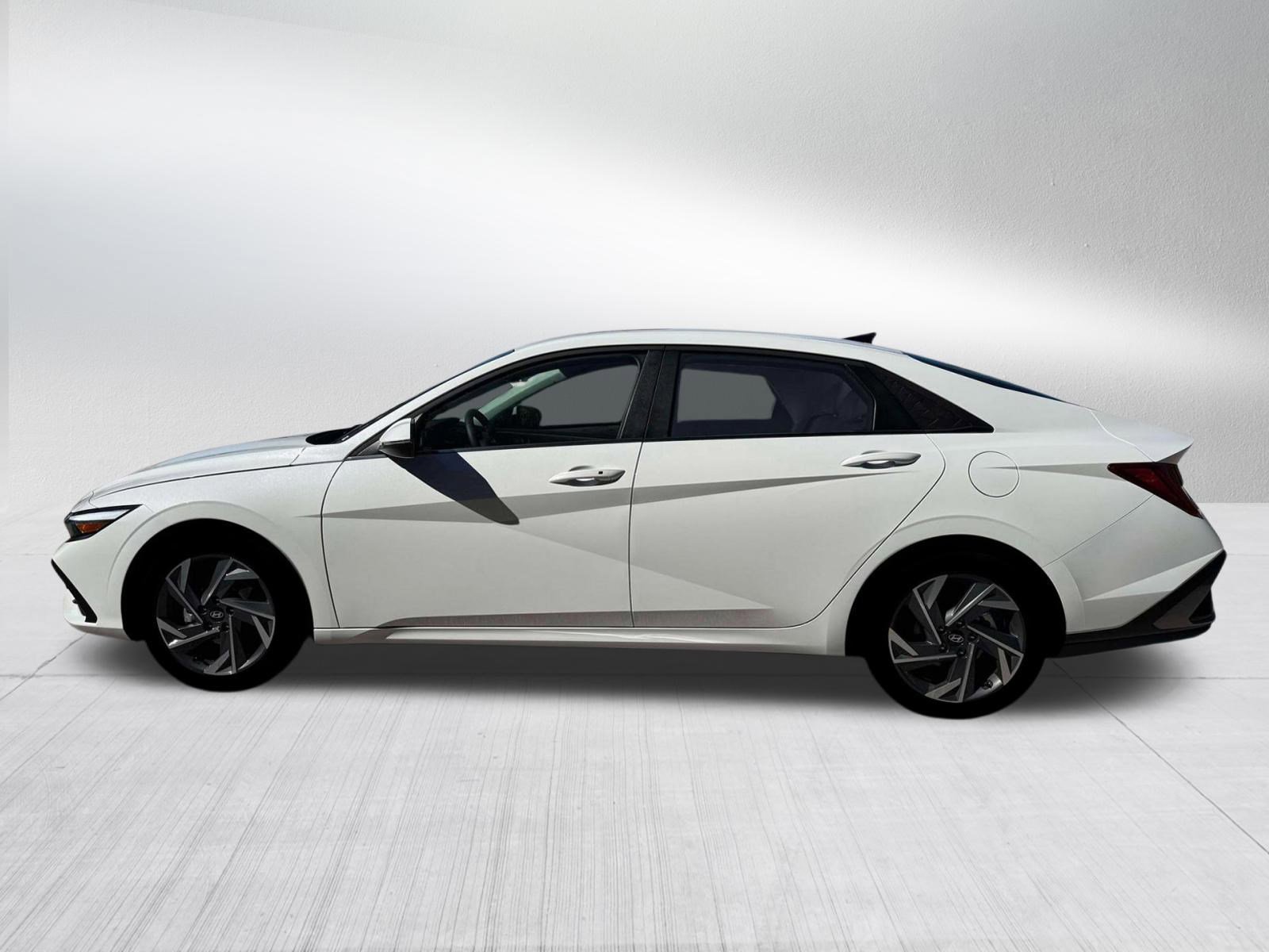 New 2026 Hyundai Elantra Limited image 3