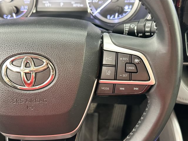 Used 2023 Toyota Highlander XLE AWD/4WD image 22
