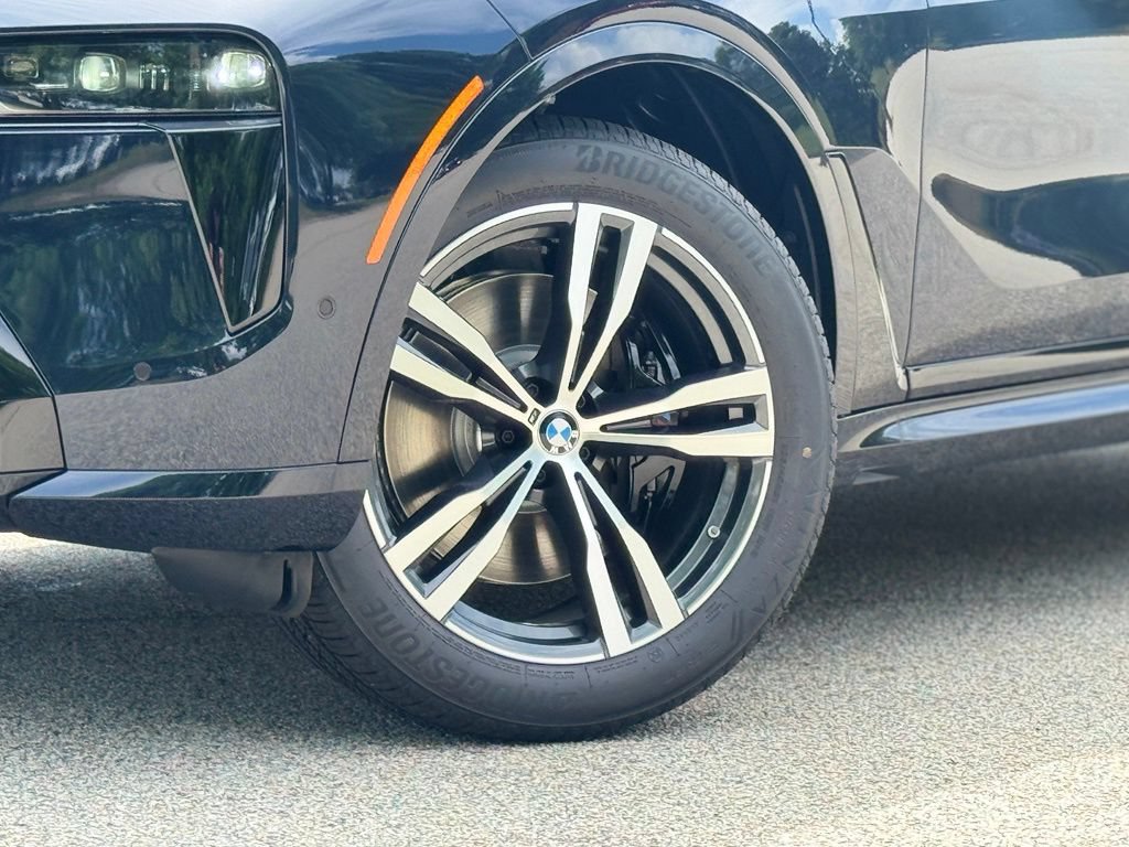 New 2027 BMW X7 xDrive40i w/ M Sport Package AWD/4WD image 2