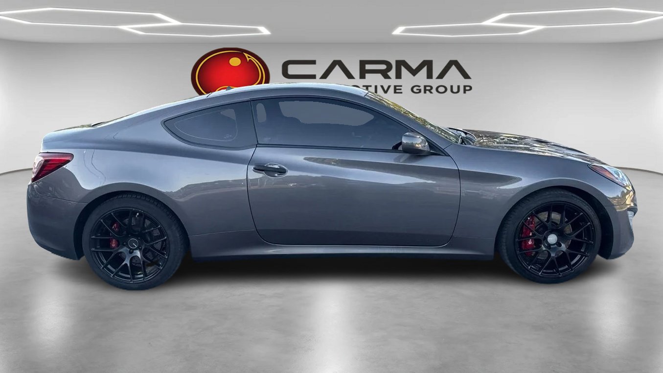 Used 2013 Hyundai Genesis 3.8 RWD image 6