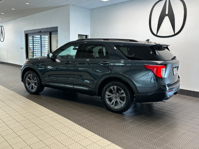 Used 2023 Ford Explorer XLT w/ Equipment Group 202A AWD/4WD image 3