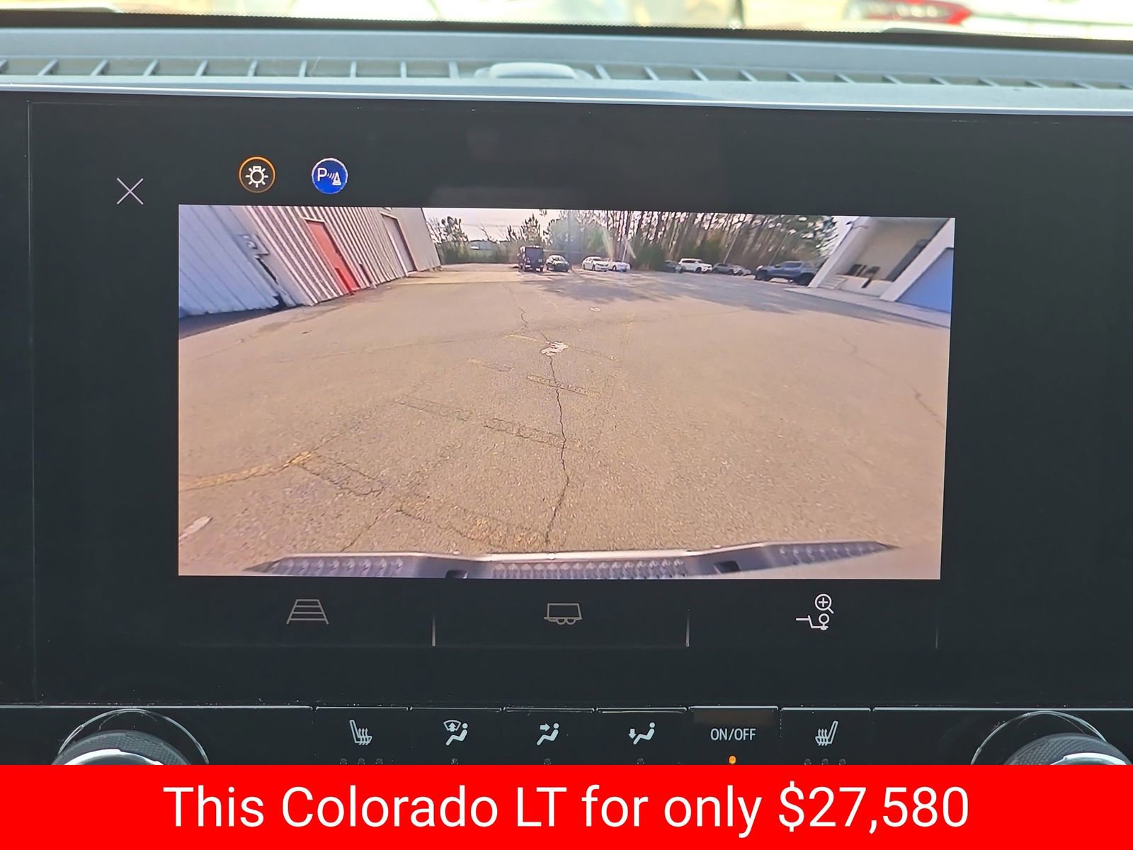 Used 2023 Chevrolet Colorado LT w/ LT Convenience Package II image 29
