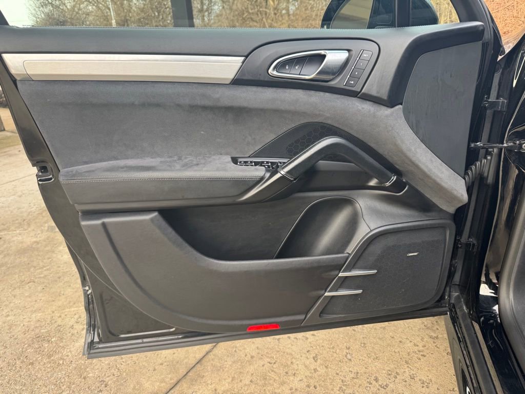 Used 2018 Porsche Cayenne GTS w/ Premium Package Plus image 25