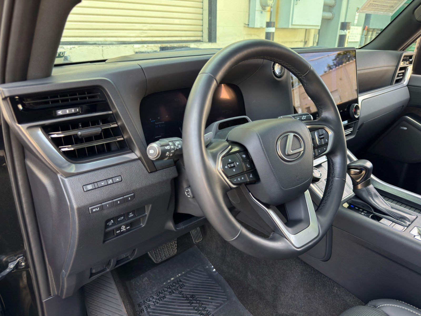 Used 2024 Lexus GX 550 w/ Cold Area Package AWD/4WD image 14