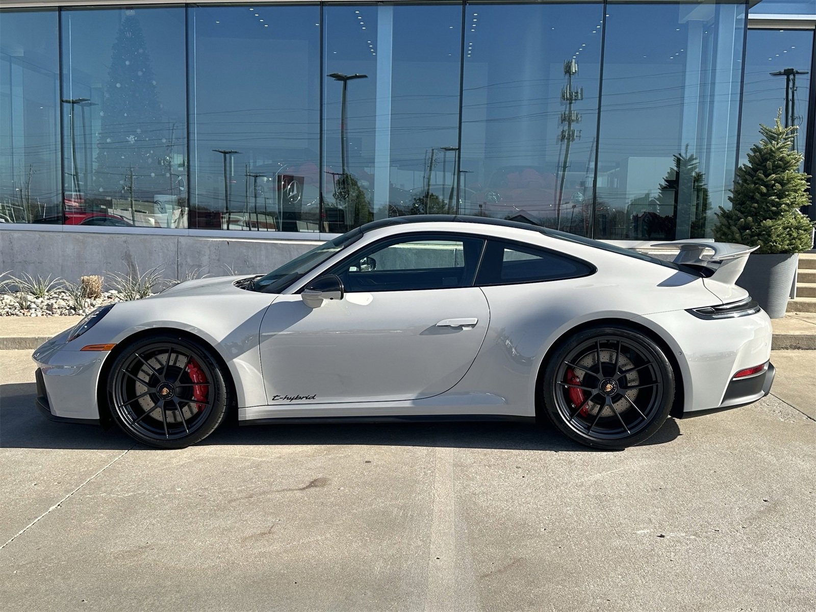 New 2026 Porsche 911 Carrera GTS image 2