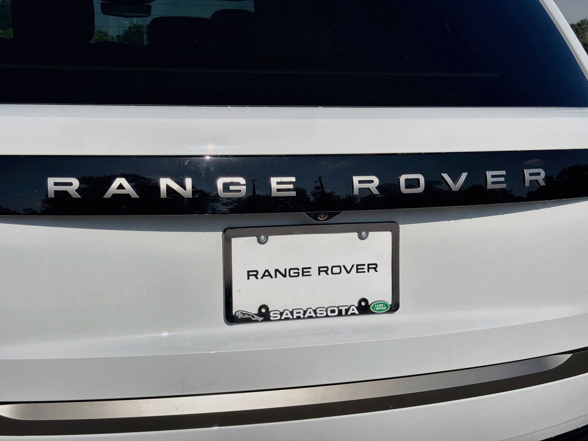 New 2026 Land Rover Range Rover Long Wheelbase SE AWD/4WD image 11