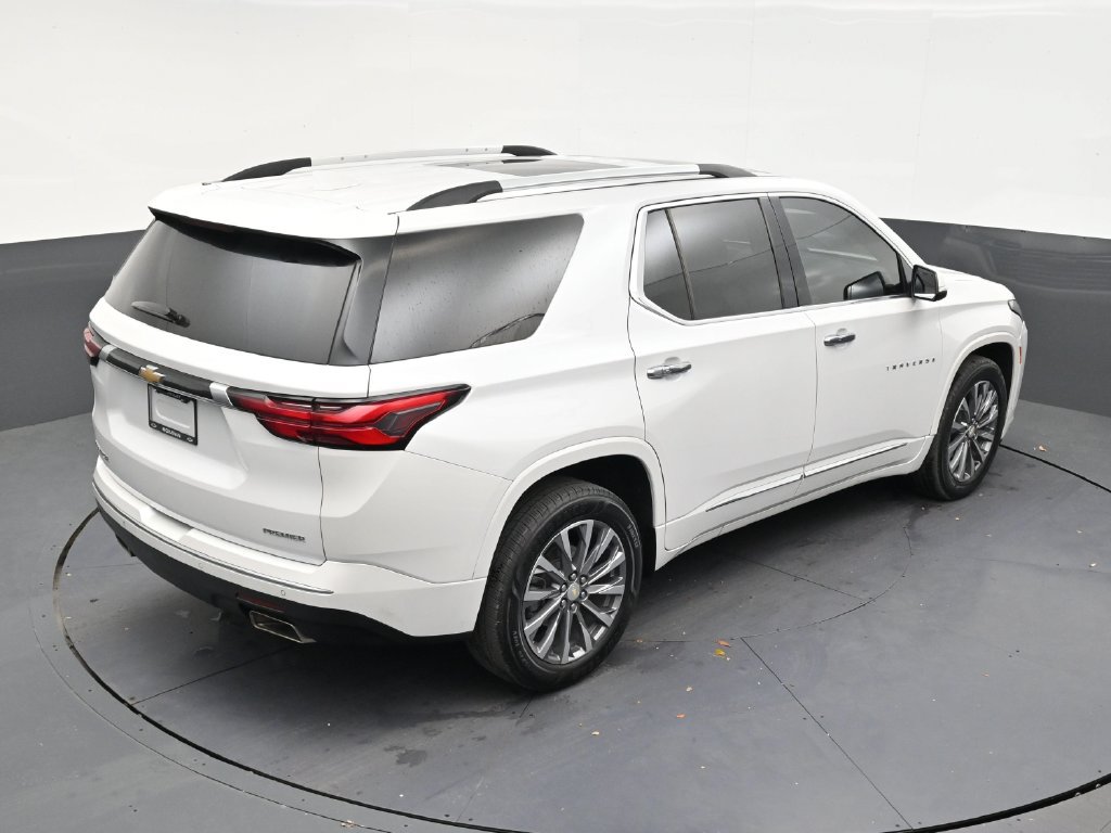Used 2022 Chevrolet Traverse Premier FWD image 16