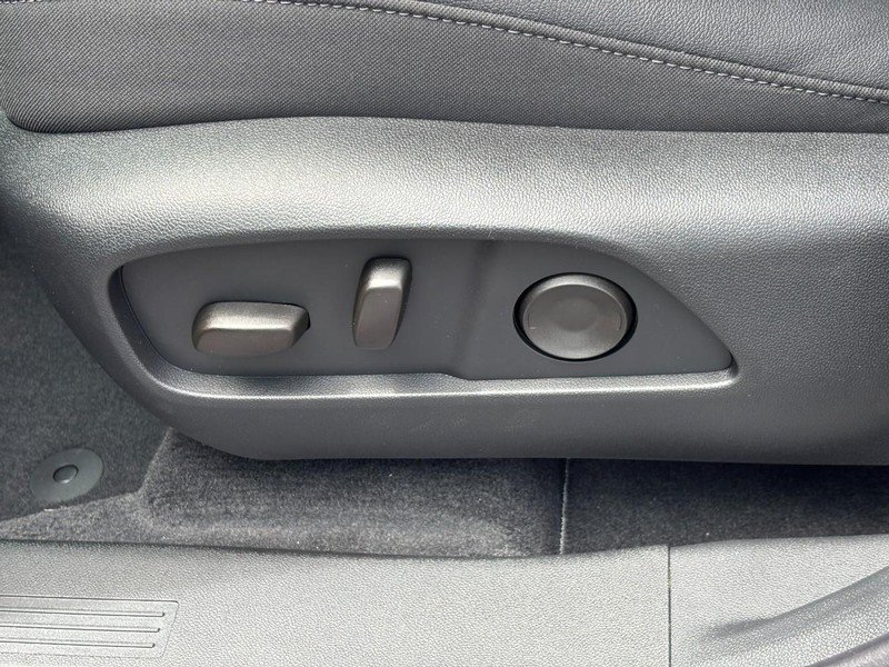 New 2026 Chevrolet Equinox LT w/ Convenience Package II FWD image 10