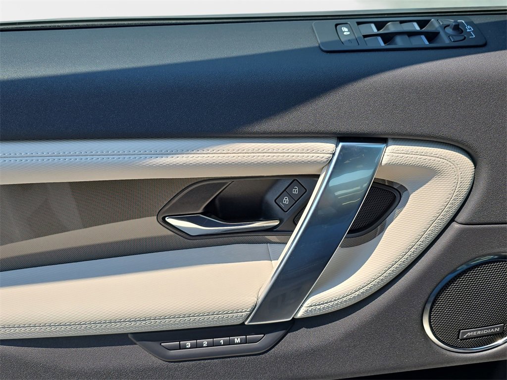 New 2025 Land Rover Discovery Sport Dynamic SE image 28