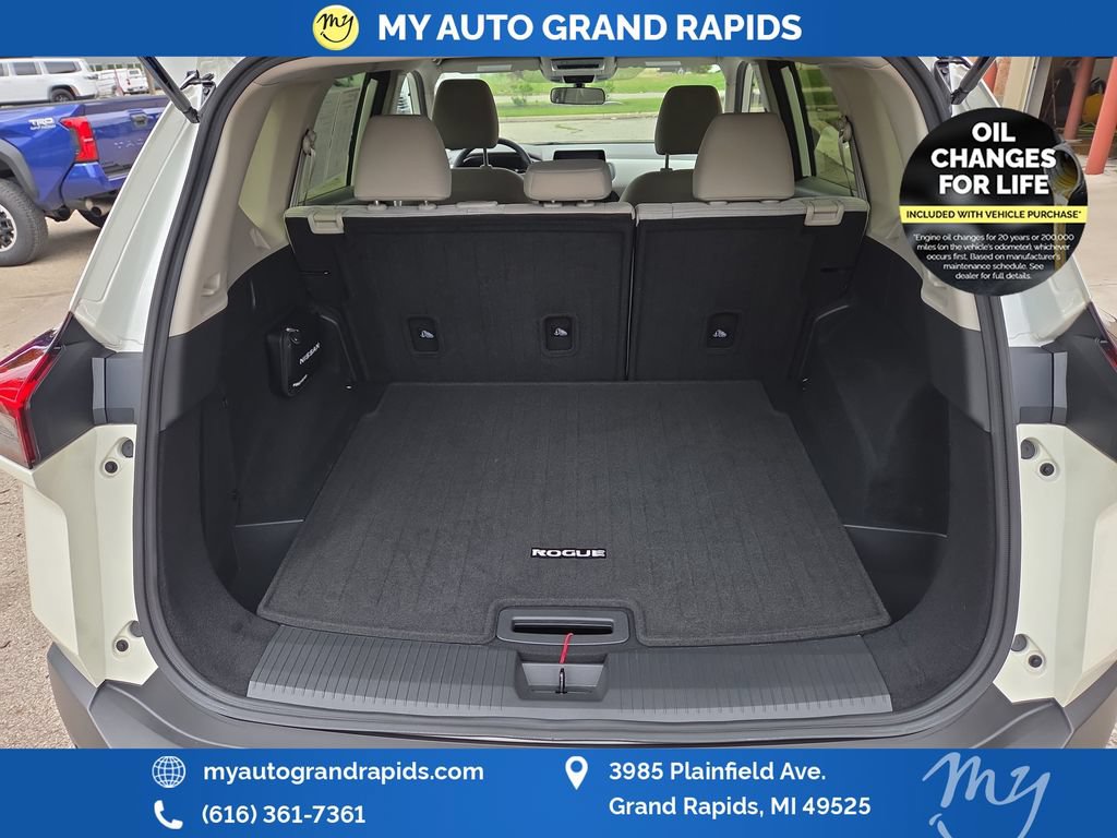 Used 2023 Nissan Rogue SV AWD/4WD image 25