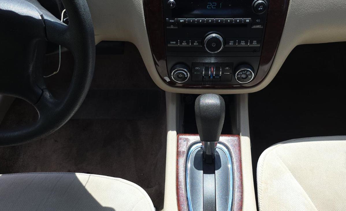 Used 2009 Chevrolet Impala LT image 11