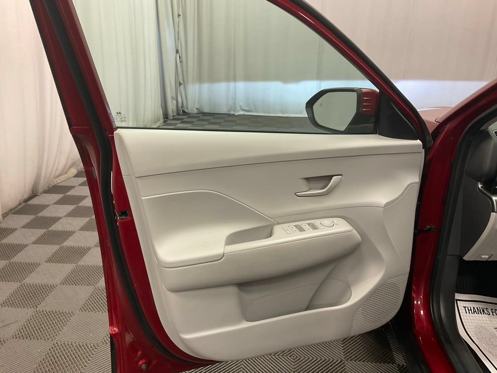 Used 2025 Hyundai Kona SEL AWD/4WD image 23