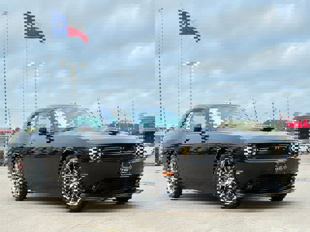 Used 2022 Dodge Challenger GT image 2