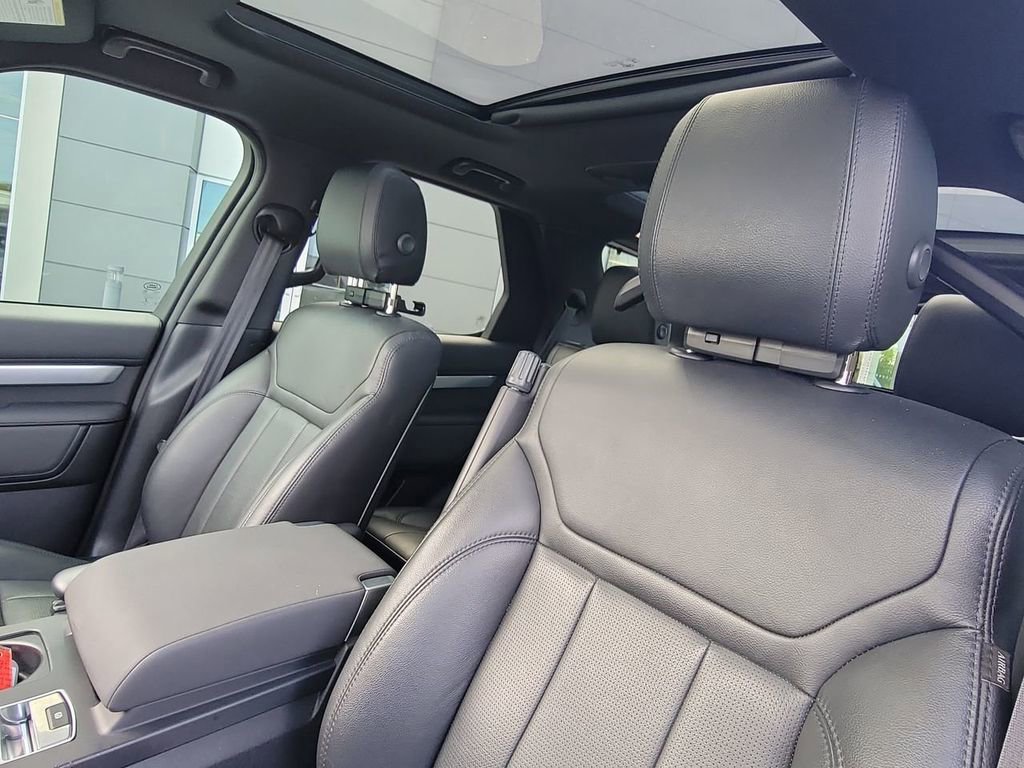 Used 2020 Land Rover Discovery Landmark image 26