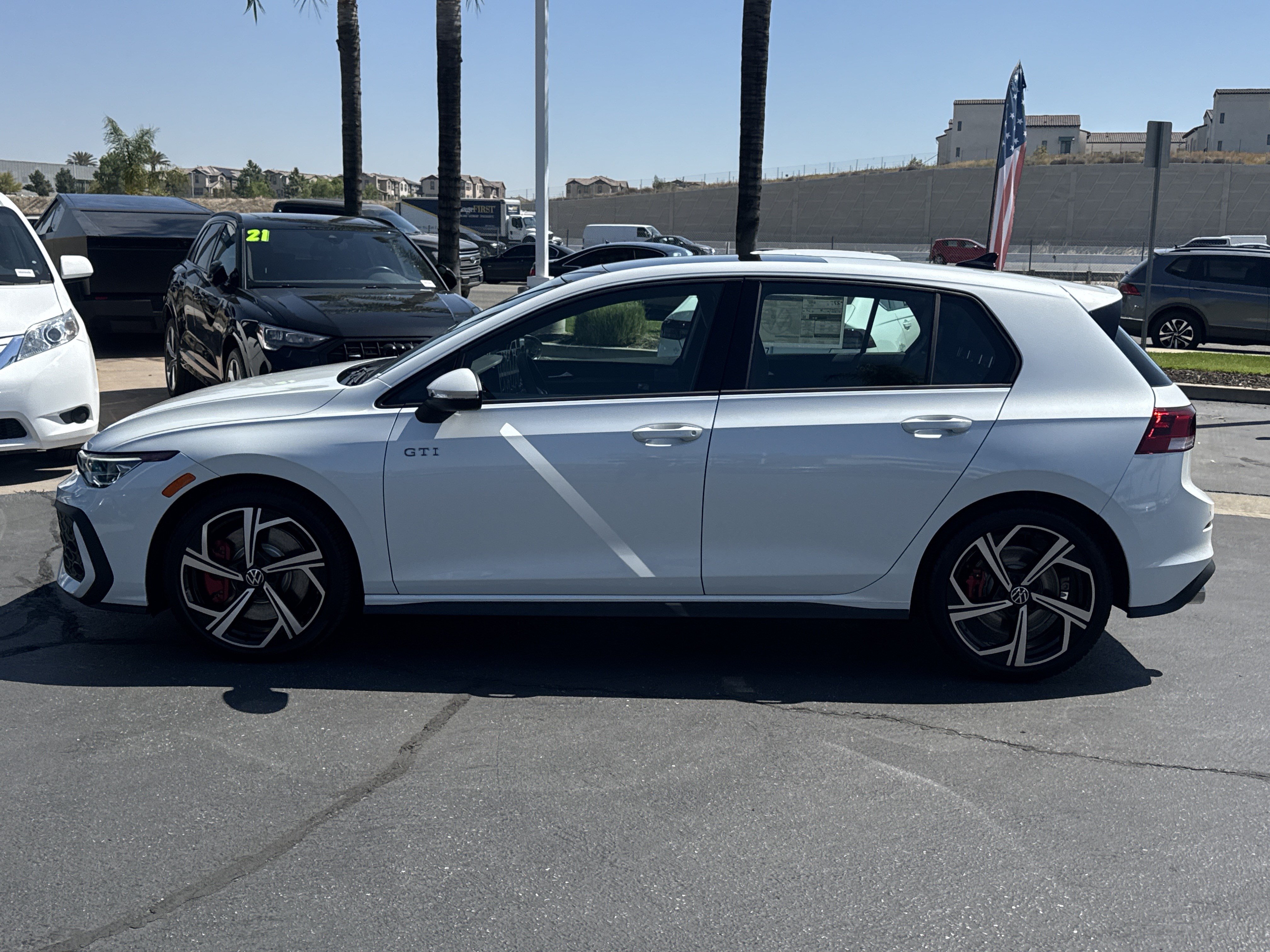 New 2026 Volkswagen Golf SE FWD image 5