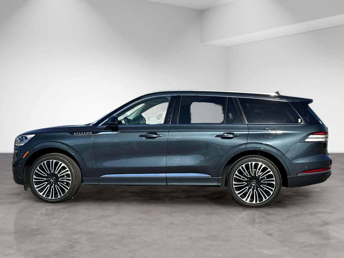 Used 2024 Lincoln Aviator Black Label AWD/4WD image 3