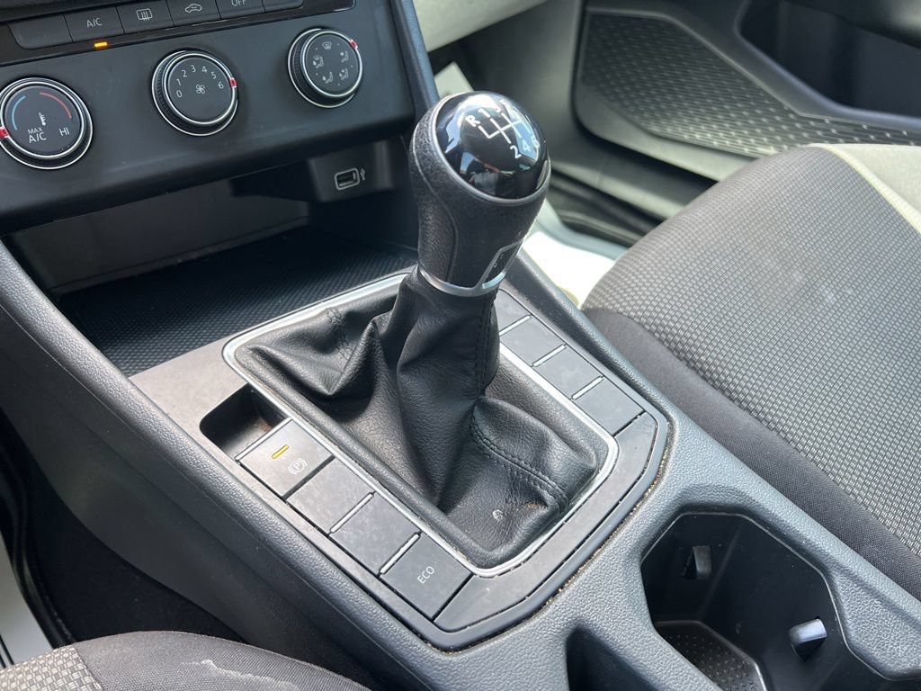 Used 2019 Volkswagen Jetta S FWD image 32