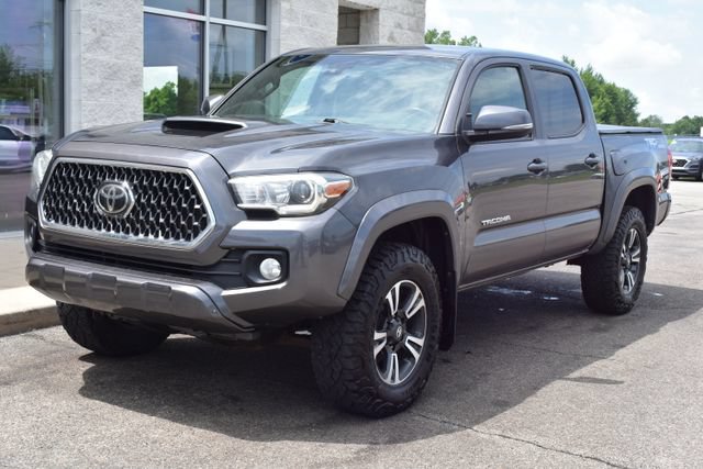 Used 2018 Toyota Tacoma SR5 AWD/4WD image 15