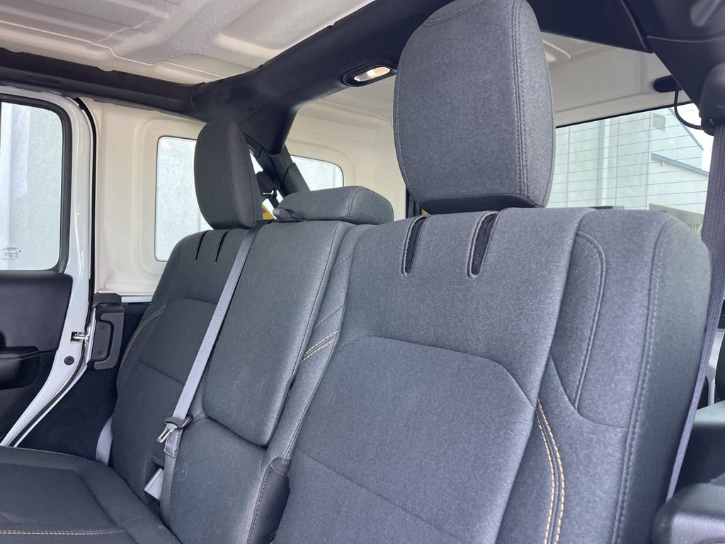Used 2024 Jeep Wrangler Unlimited Sahara AWD/4WD image 15