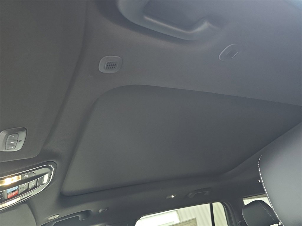 New 2025 Jeep Grand Cherokee L Limited w/ MOPAR Finishing Package image 32