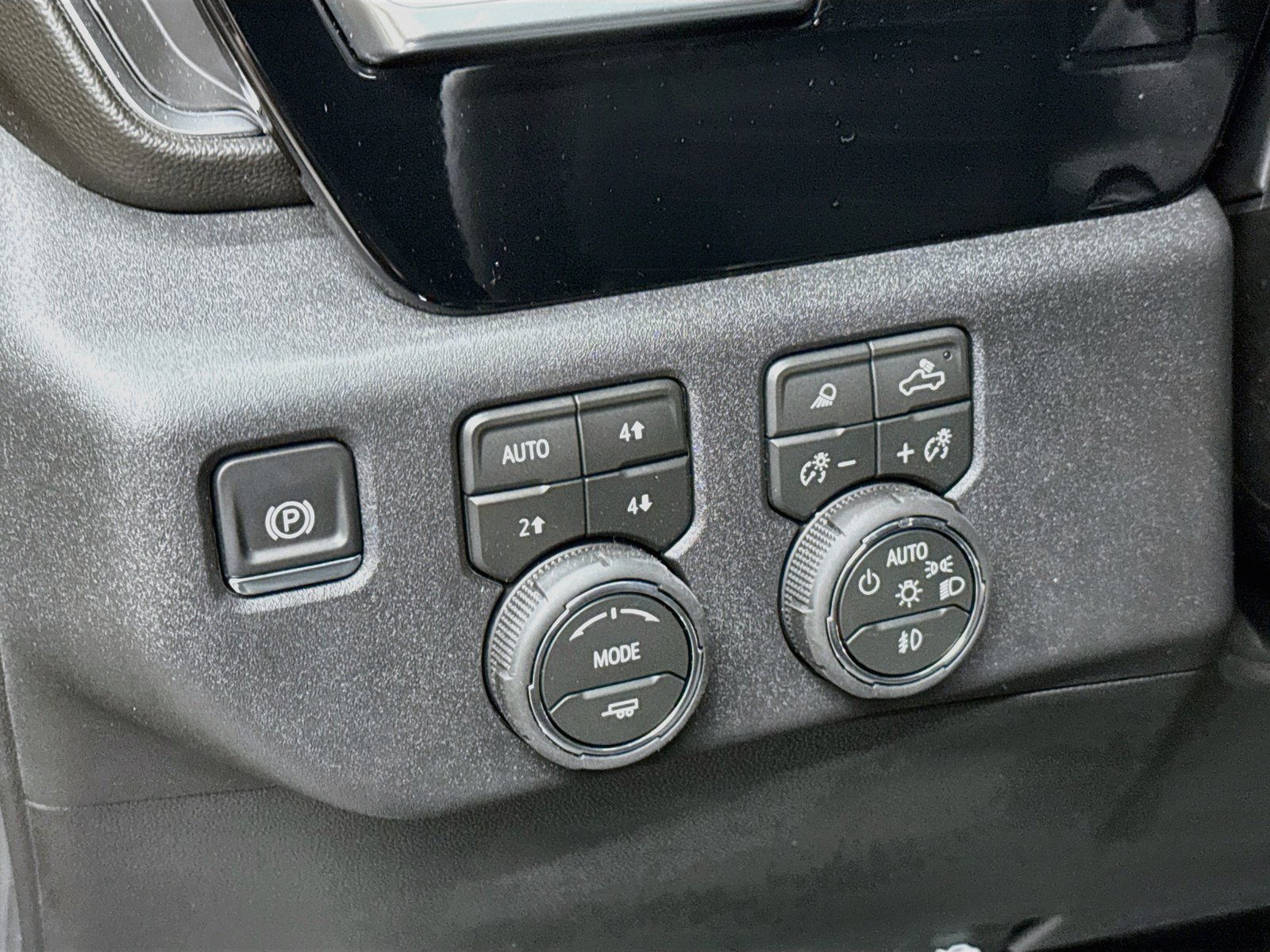 New 2026 Chevrolet Silverado 1500 LTZ w/ LTZ Premium Package AWD/4WD image 11