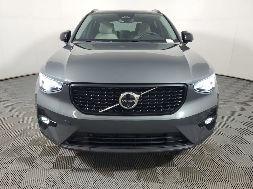 Certified 2026 Volvo XC40 B5 Ultra w/ Climate Package image 2