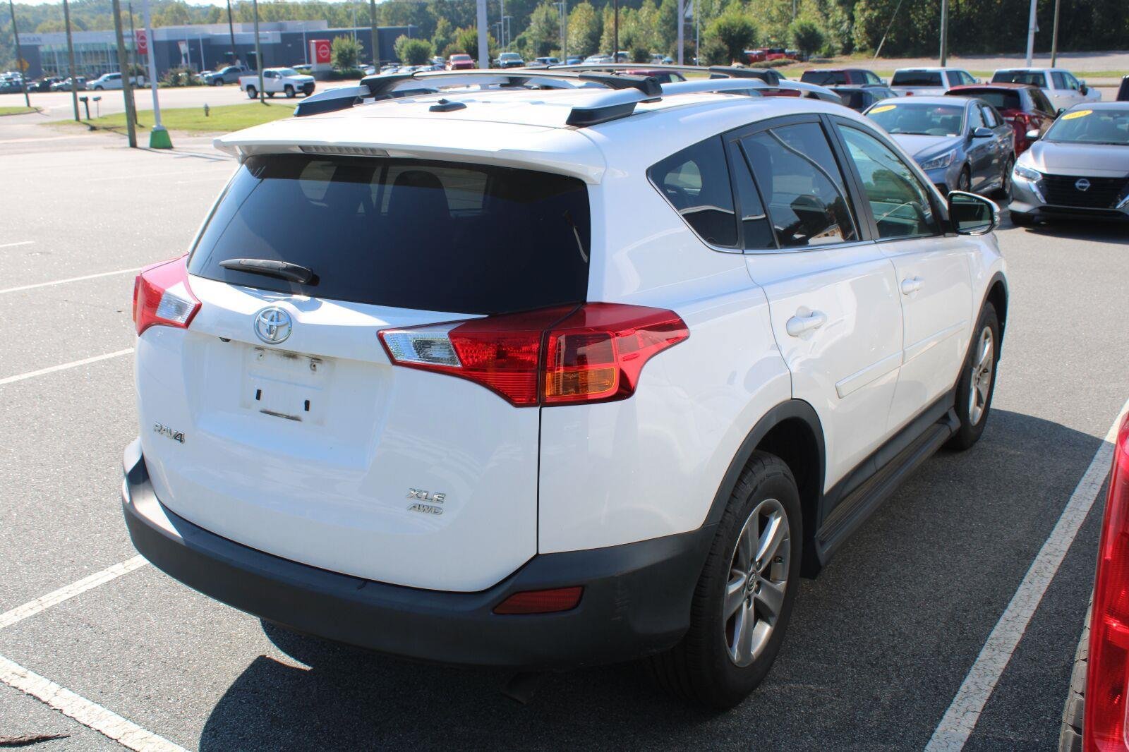 Used 2015 Toyota RAV4 XLE AWD/4WD image 4
