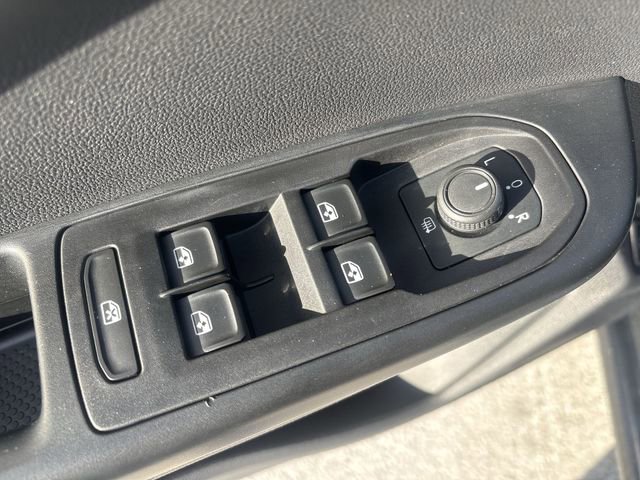 Used 2022 Volkswagen Taos SE image 24