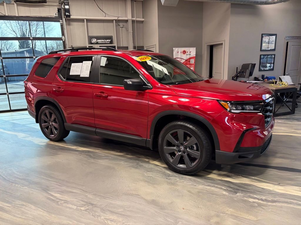 Used 2025 Honda Pilot Sport image 29